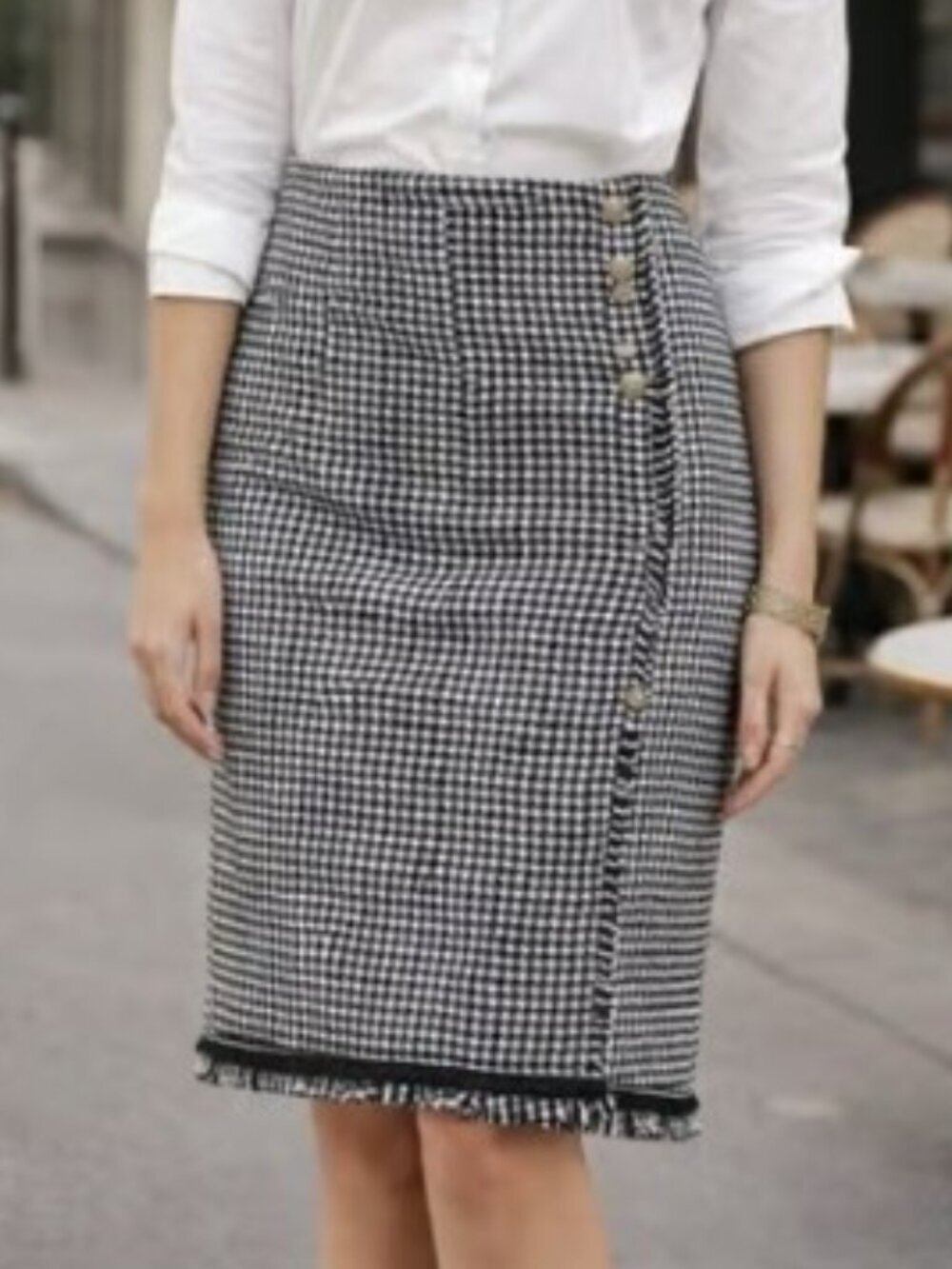 Talbots Houndstooth  Pencil Skirt - side waist gold buttons, fringe trim, B&W, 8